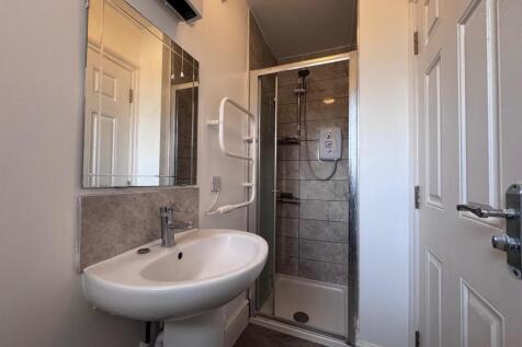 F5 ML Bathroom.jpg