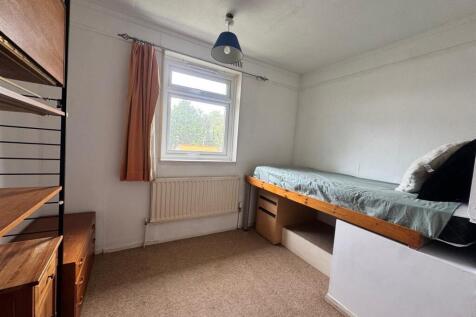 Room 3b.jpg