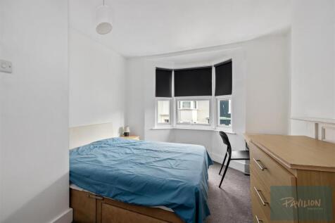 Room 5 a.JPG