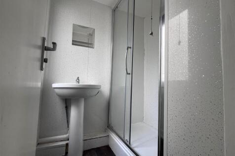 GF-LGF 13 BS Bathroom.jpg