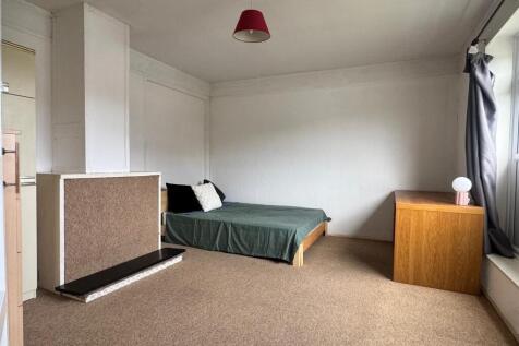 Room 1b.jpg