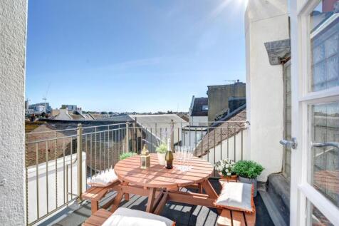 37a Traflagar Street Roof terrace.jpg