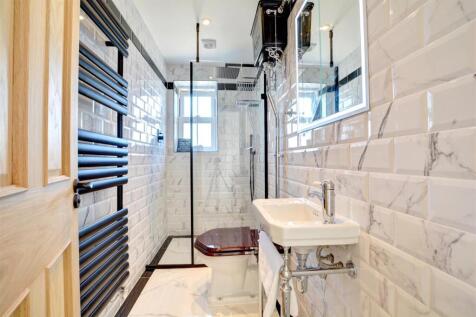 37a Traflagar Street Bathroom 2.jpg