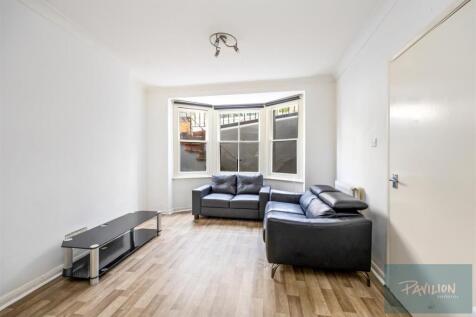 Roundhill Crescent, 4-008.JPG