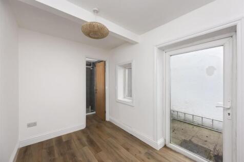 Burlington Street 10, Basement Flat-012.JPG