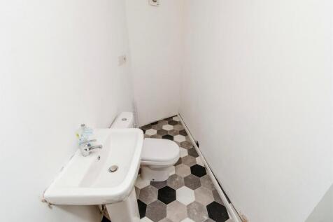 Cloakroom/wc