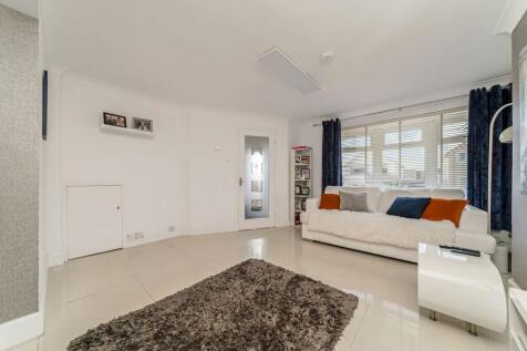 Living/dining area