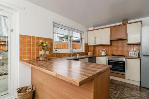 Kitchen/Dining Area