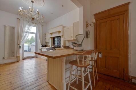 Kitchen/Dining Area