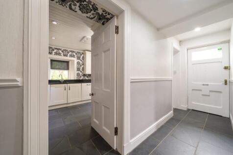 Hallway to Kitchen &amp; Rear Garden