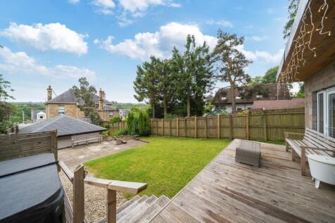 Summerhouse Deck &amp; Garden