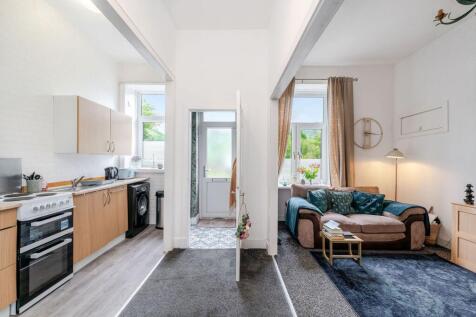 Lounge Kitchen