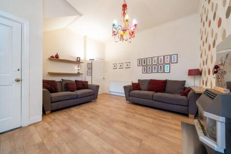 Lounge/dining area