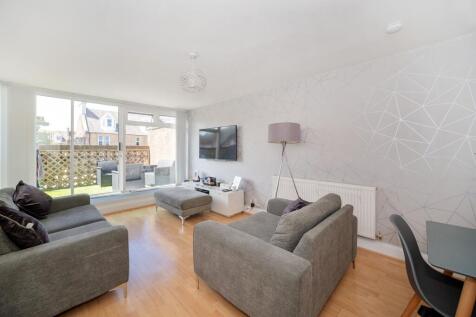 Living Room/Dining area