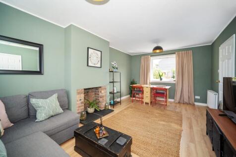 Living Room/Dining