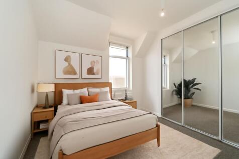 Bedroom 2 (VIRTUALLY STAGED)