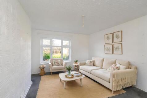 Lounge (VIRTUALLY STAGED)