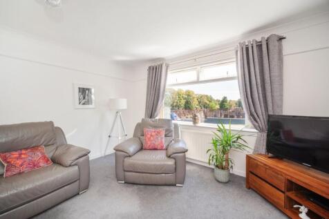 Living/dining area