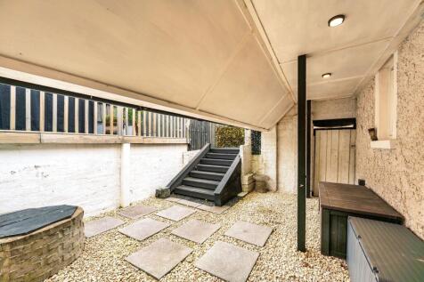 Outdoor Seating / Entertaining