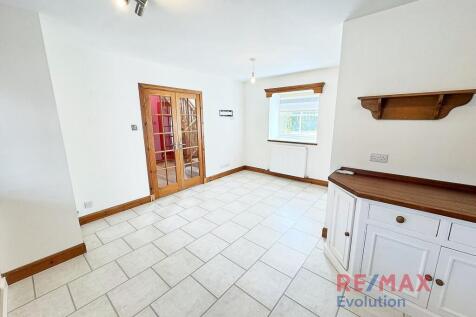 Kitchen Dining Area
