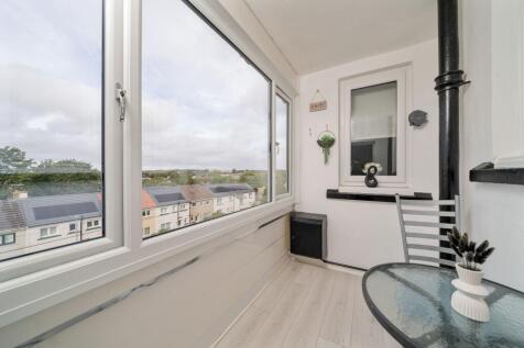 Balcony (enclosed)