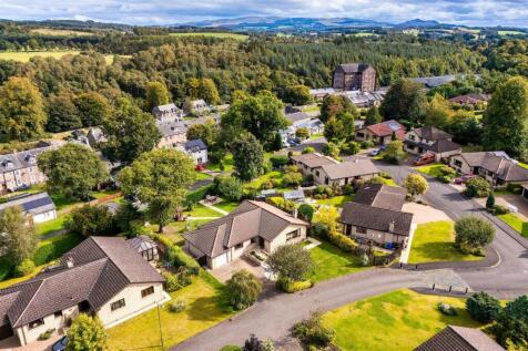 Deanston Gardens
