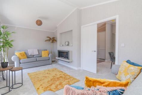 Living Room (2)