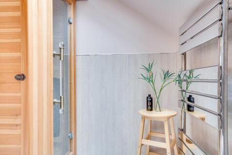 Master En-Suite
