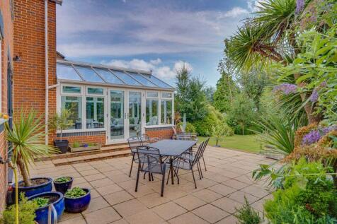 Al Fresco Dining