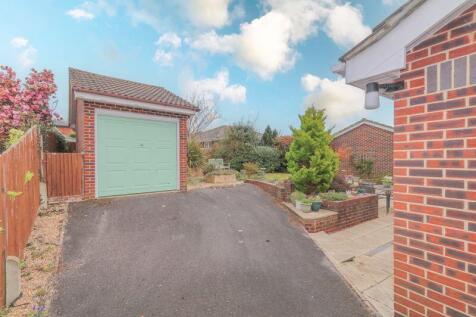 Detached Garage