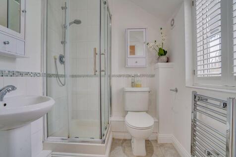 En-suite pic 1
