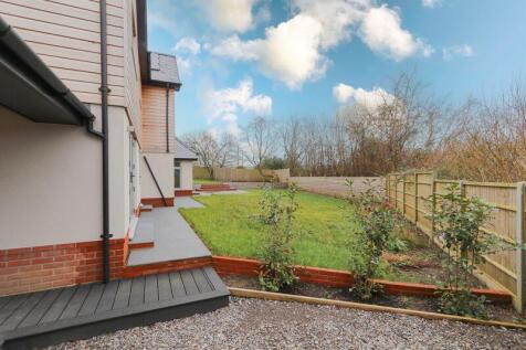 Rear Garden Pic 3