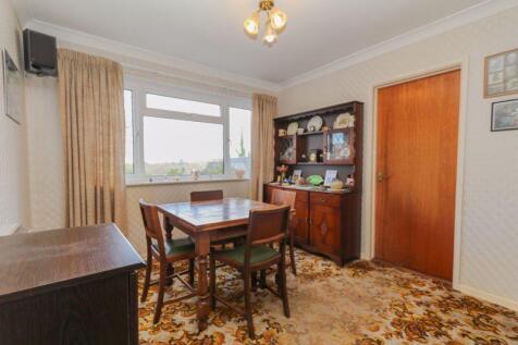 Dining room pic 1