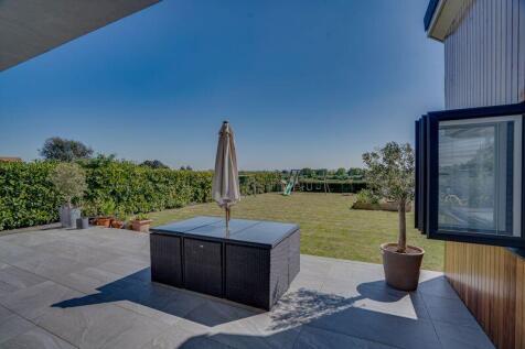 Rear garden pic 1