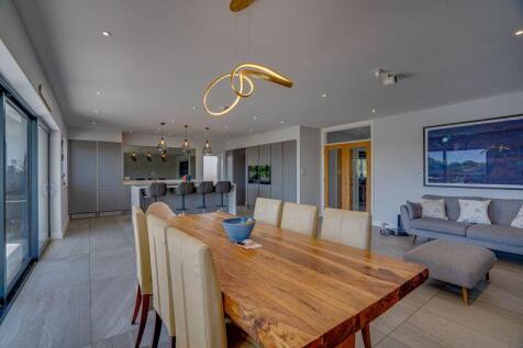 Dining to kitchen view