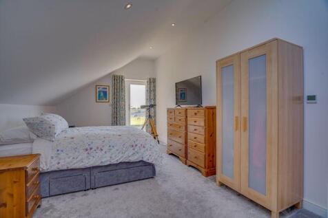 Guest bedroom with balcony