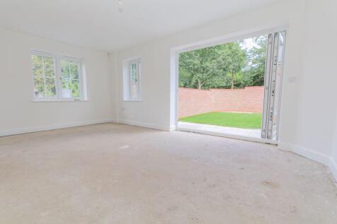 Living Room (2)