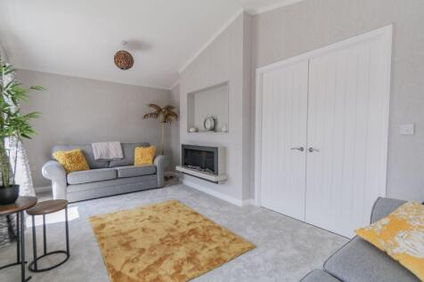 Living Room (2)