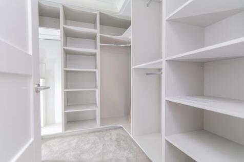 Walk-in Wardrobe