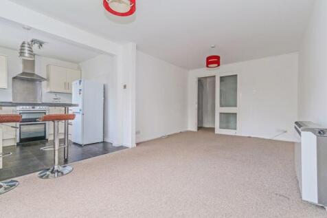 Lounge/Dining Room (2)