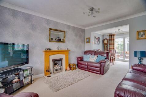 Living room pic 2