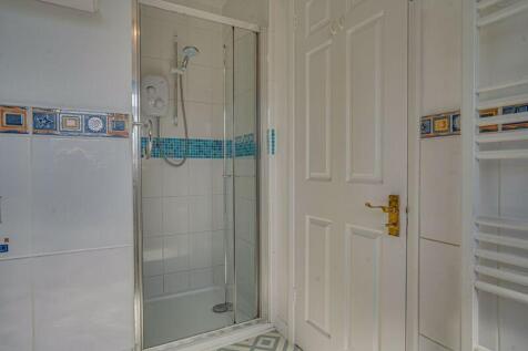 En-suite pic 2