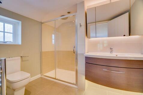 En-Suite to Master Bedroom