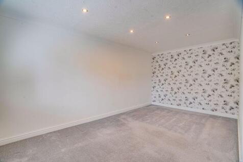 Master Bedroom (2)