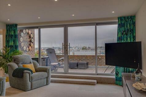 Close lounge view