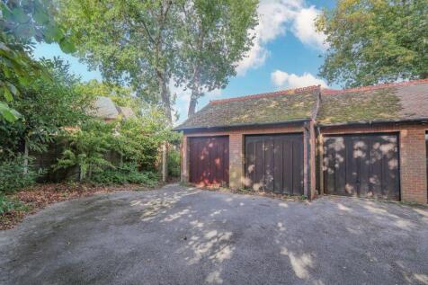 Garage in Block