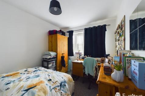 CAM02877G0-PR0025-STILL001