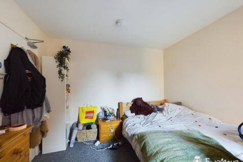 CAM02877G0-PR0025-STILL003