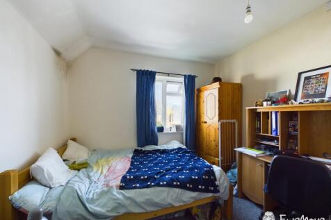 CAM02877G0-PR0025-STILL007