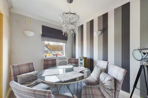 Dining - Bed 3